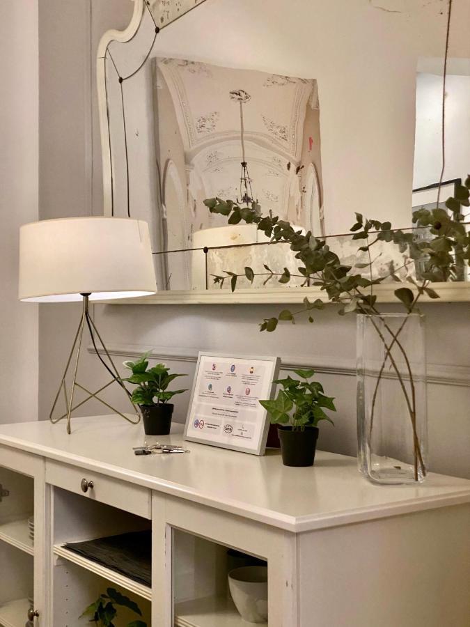 Charming Malasana Gallery Madrid - Estancias Temporales Экстерьер фото